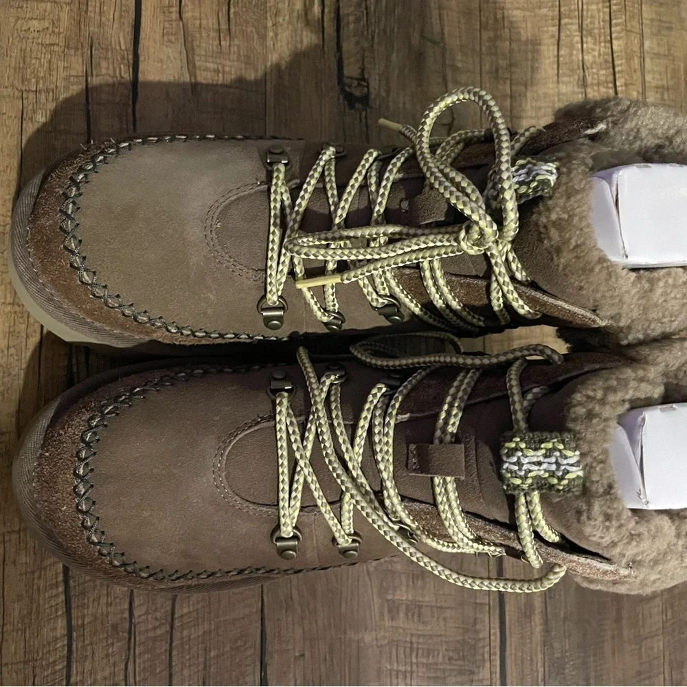 UGG Classic Alpine Lace-Up size 10 - Picture 3 of 7